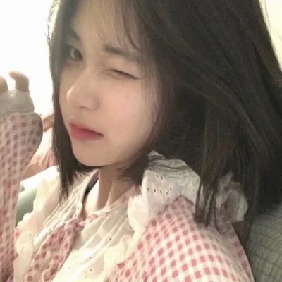 滑板女孩